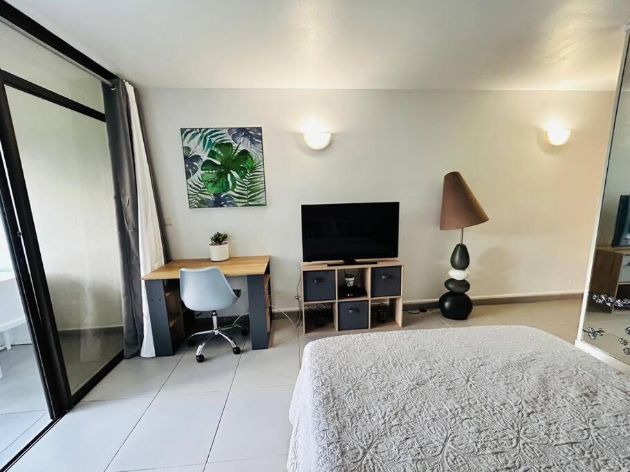 Studio Cosy Plage Et Piscine A Bas Du Fort Ле-Гозье Экстерьер фото