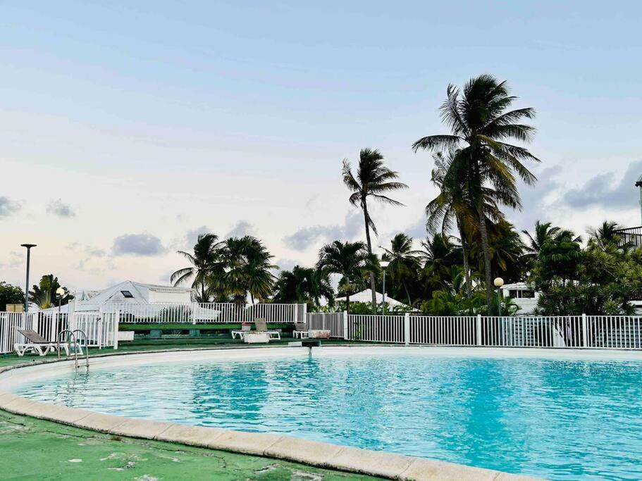 Studio Cosy Plage Et Piscine A Bas Du Fort Ле-Гозье Экстерьер фото